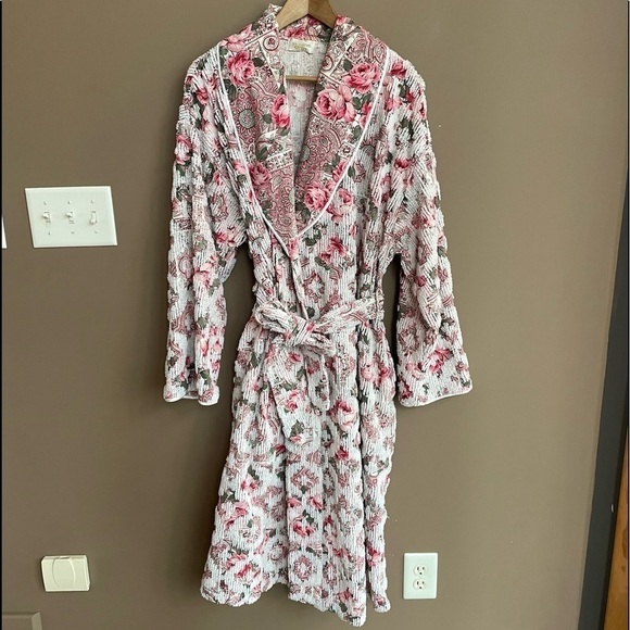 Vintage Victoria’s Secret Floral Belted Robe in White Pink Size‎ O/S - Picture 3 of 6
